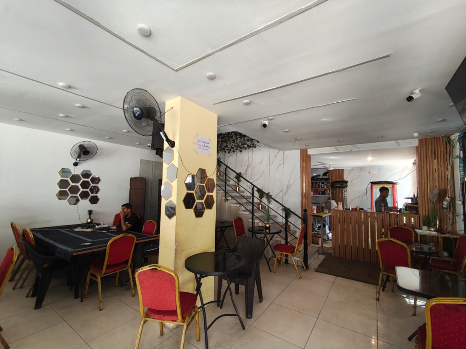 مساحات عمل و كفي شوب و مطعم ابوزيادة 